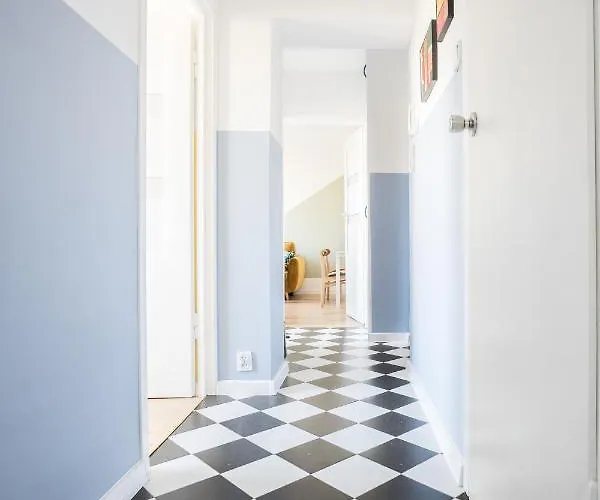 Sloneczny I Cichy Przy Starym Miescie *